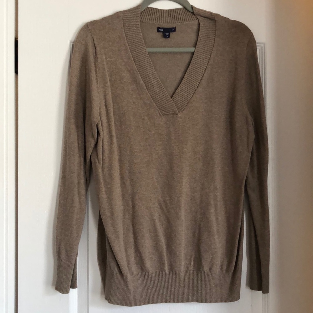 Used Gap brand V-neck light weight sweater.